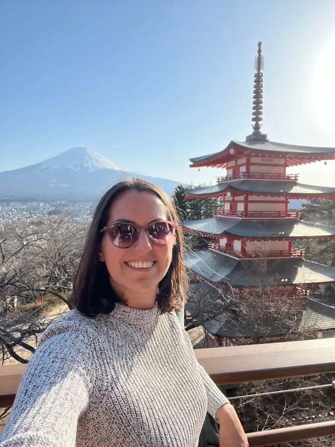Myself, Estela Gómez, in Chureito Pagoda, Japan